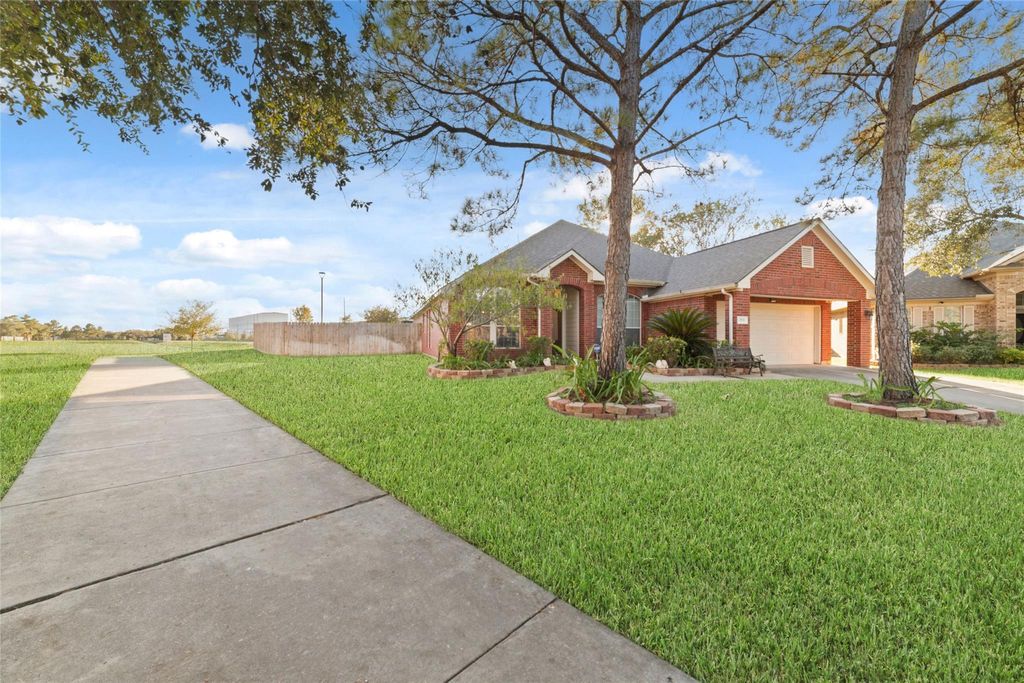 Photo of 12931 Blackbrook Lane, Houston, TX 77041 (MLS # 19513435)
