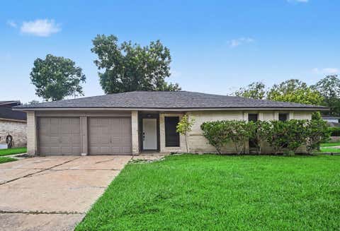 Photo of 300 Castlelake Drive, Friendswood, TX 77546 (MLS # 48842118)