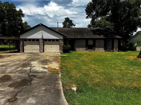 Photo of 205 Honeysuckle Drive, Baytown, TX 77520 (MLS # 87402370)