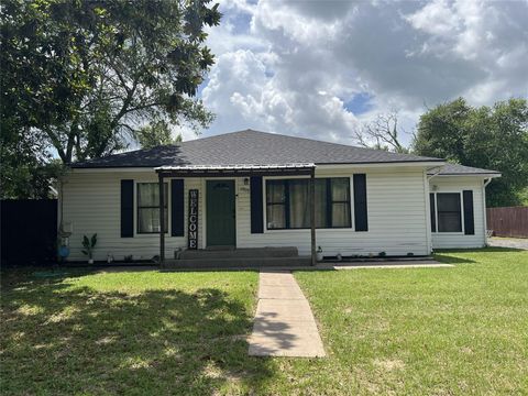 Photo of 1909 Reese Street, Liberty, TX 77575 (MLS # 62857463)