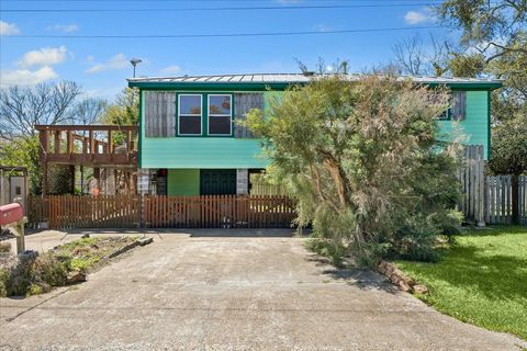 Homes For Sale - 1009 3rd Street<br/> Seabrook, TX 77586