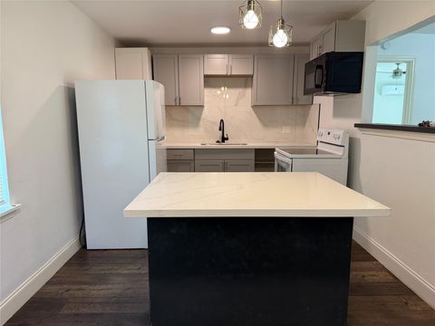 Photo of 306 Stiles Street #D, Houston, TX 77011 (MLS # 56361126)