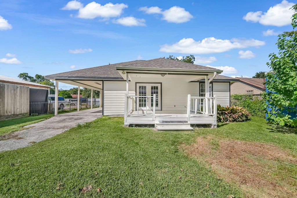 Photo of 2422 Deutser Street, Houston, TX 77093 (MLS # 17775504)