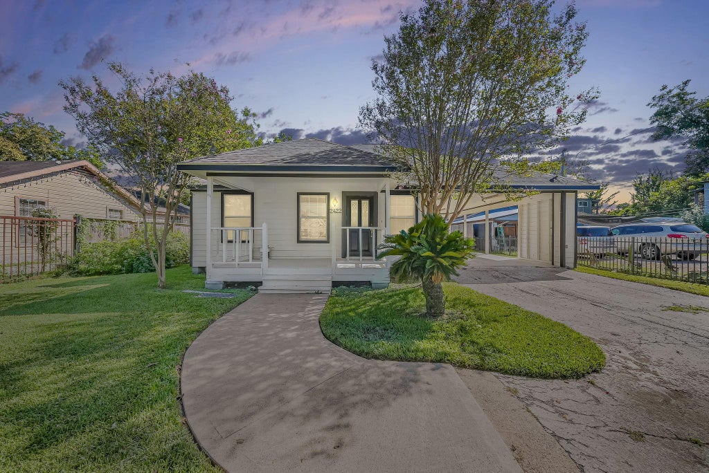 Photo of 2422 Deutser Street, Houston, TX 77093 (MLS # 17775504)