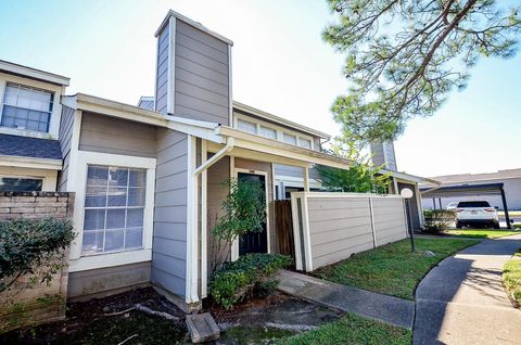 Photo of 12114 Bob White Drive #121, Houston, TX 77035 (MLS # 69823039)