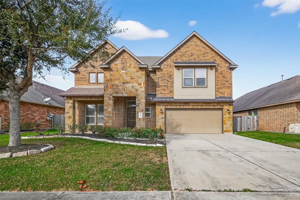 Photo of 706 Fairway Drive, La Porte, TX 77571 (MLS # 33171477)