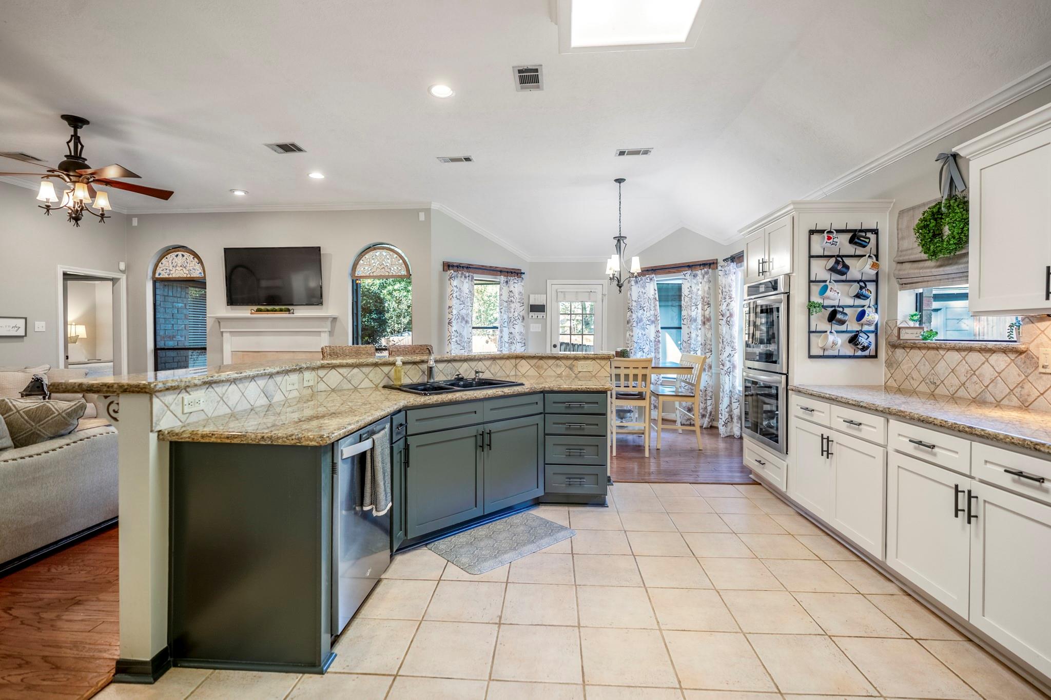 812 Woodland Lane