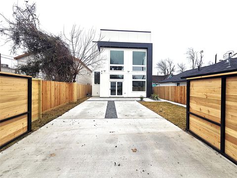 Photo of 1207 Collier Street, Houston, TX 77023 (MLS # 52319805)