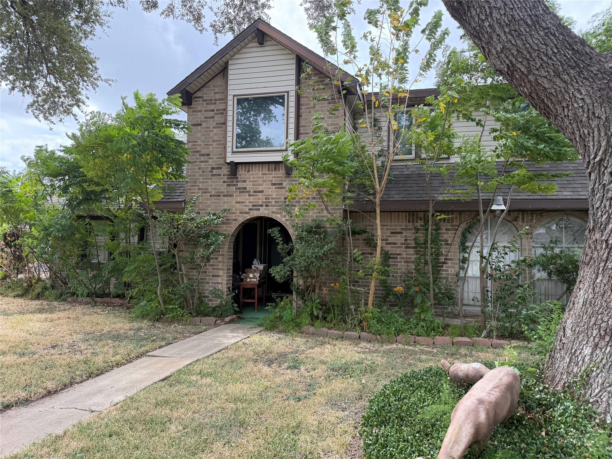 1706 Meadow Lark Street