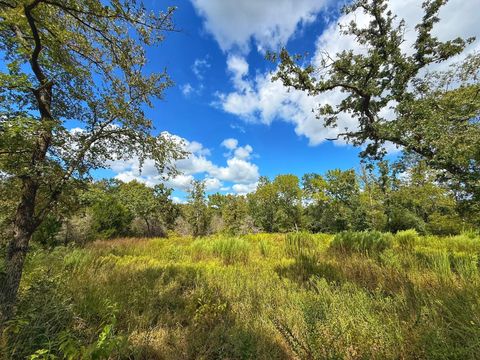 Photo of 10 Cr 389, Marquez, TX 77865 (MLS # 35229228) Photo of 10 Cr 389, Marquez, TX 77865 (MLS # 35229228)