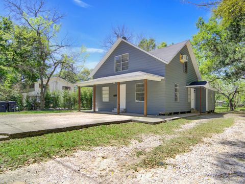 Photo of 313 N Beauregard Street #2, Alvin, TX 77511 (MLS # 16253394)