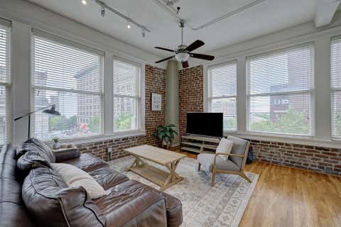 Photo of 201 Main Street #3A, Houston, TX 77002 (MLS # 43909491)