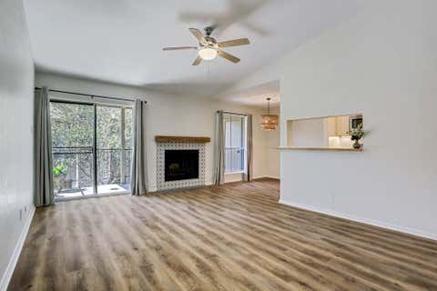 Photo of 700 Thicket Lane #1004, Houston, TX 77079 (MLS # 8339778)