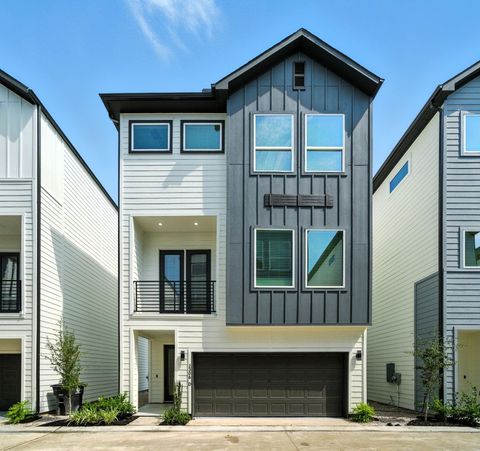 Photo of 2306 Hoskins Drive #B, Houston, TX 77080 (MLS # 83042337)