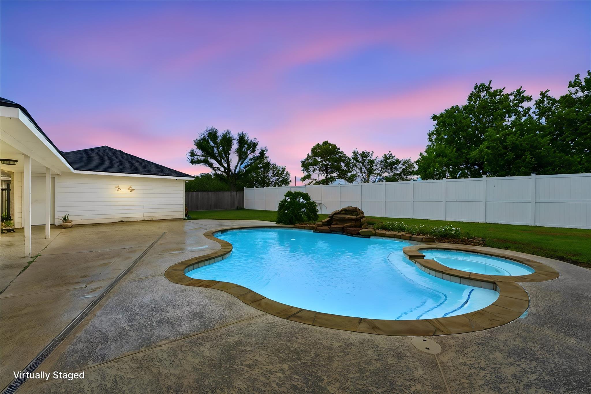 2502 Salt Grass Trail