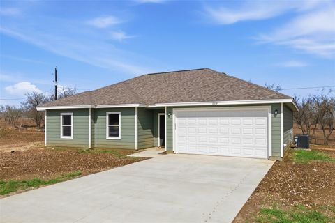 Homes For Sale - 604 Mustang Circle<br/> Nixon, TX 78140