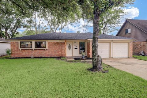 Photo of 2606 Hillshire Drive, Deer Park, TX 77536 (MLS # 33863963)