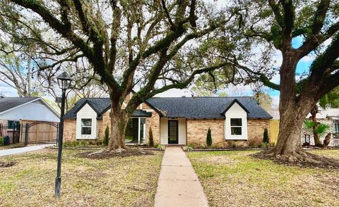 Photo of 2511 Briarpark Drive, Houston, TX 77042 (MLS # 5427690)