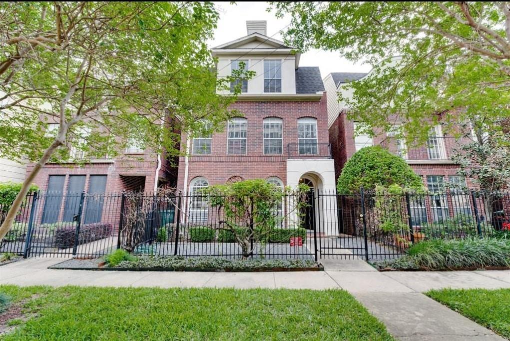 Houston, Texas 77019, United States, 3 Bedrooms Bedrooms, ,3 BathroomsBathrooms,Residential,Active,241152