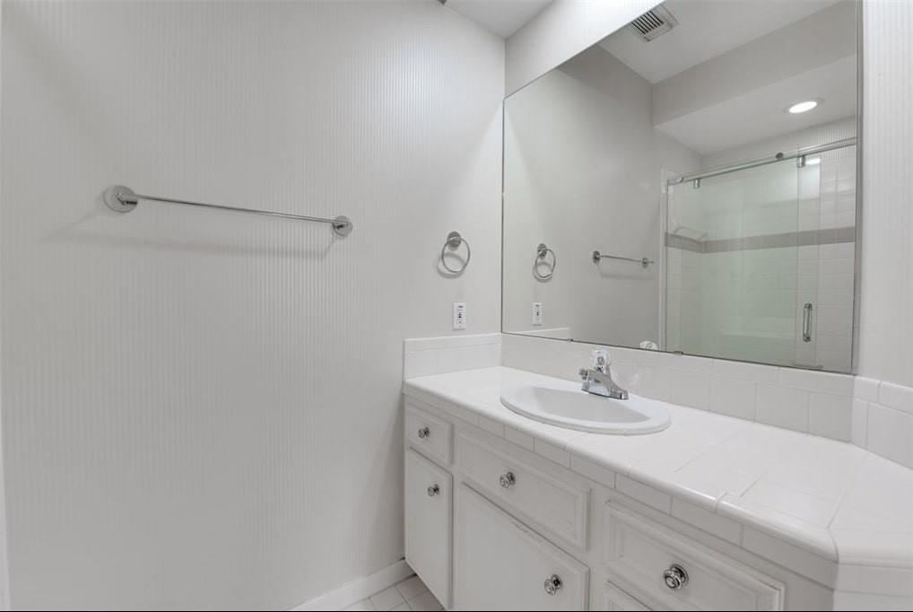 Houston, Texas 77019, United States, 3 Bedrooms Bedrooms, ,3 BathroomsBathrooms,Residential,Active,241152