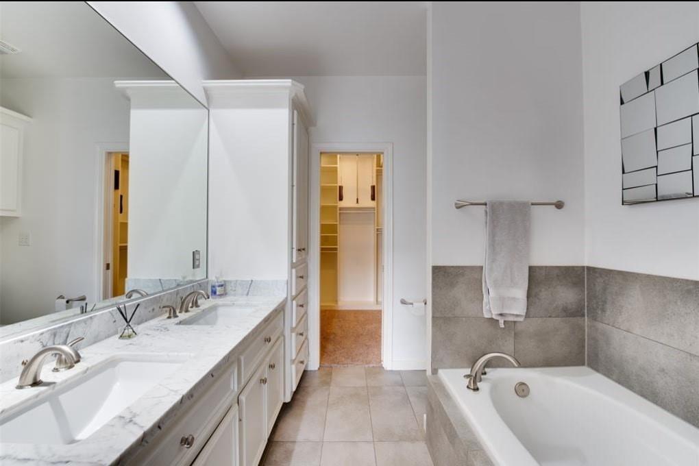 Houston, Texas 77019, United States, 3 Bedrooms Bedrooms, ,3 BathroomsBathrooms,Residential,Active,241152