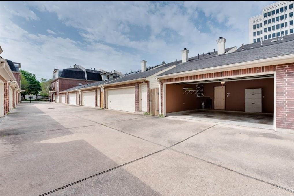 Houston, Texas 77019, United States, 3 Bedrooms Bedrooms, ,3 BathroomsBathrooms,Residential,Active,241152