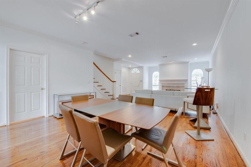 Houston, Texas 77019, United States, 3 Bedrooms Bedrooms, ,3 BathroomsBathrooms,Residential,Active,241152