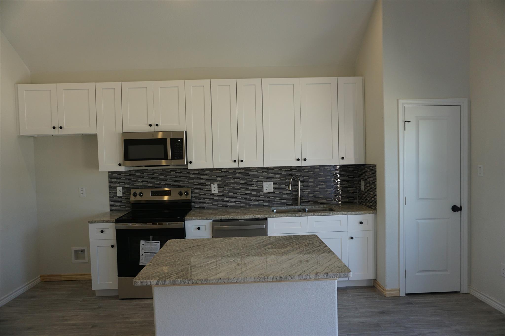 10090 Calendar Street