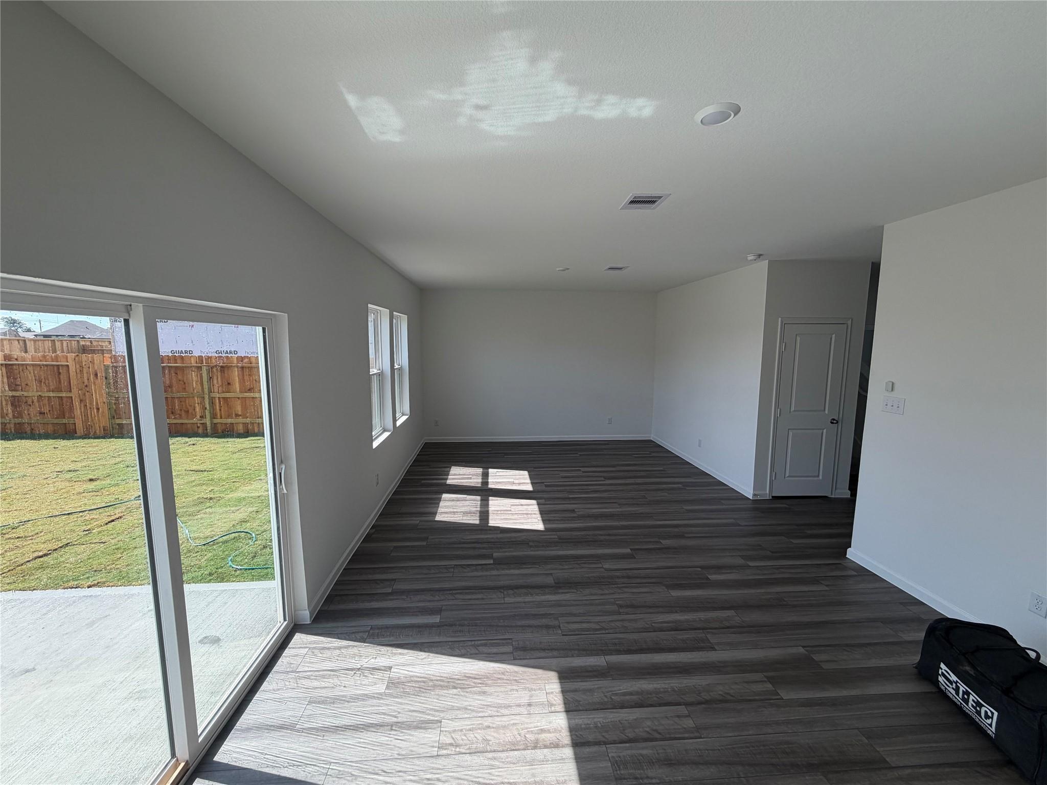 3205 Captain's Grove