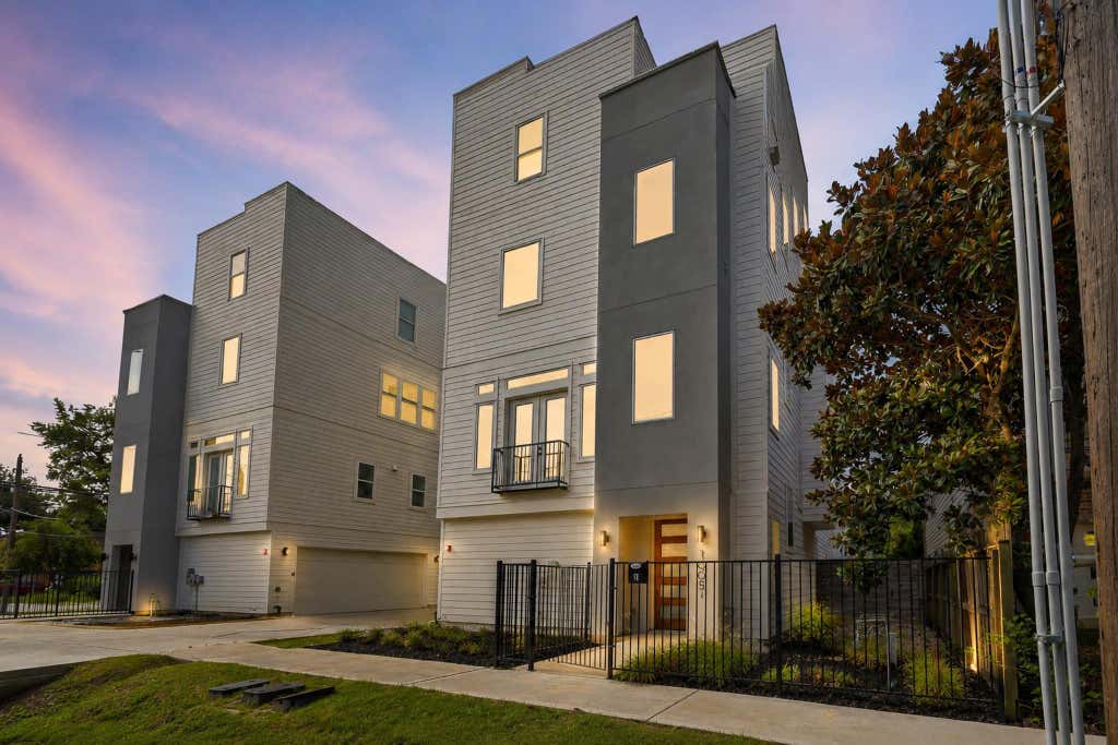 Photo of 1005 Kern Street #A, Houston, TX 77009 (MLS # 17840044)
