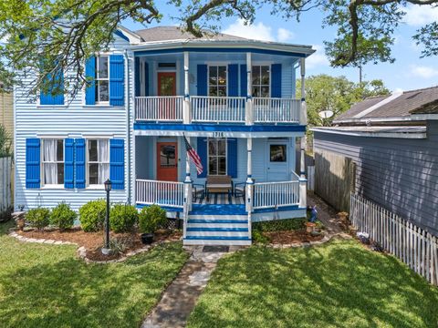 Photo of 1718 Ursuline, Galveston, TX 77550 (MLS # 23737091)