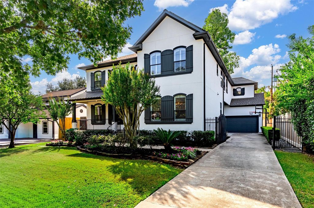 Photo of 4523 Maple Street, Bellaire, TX 77401 (MLS # 26827151)
