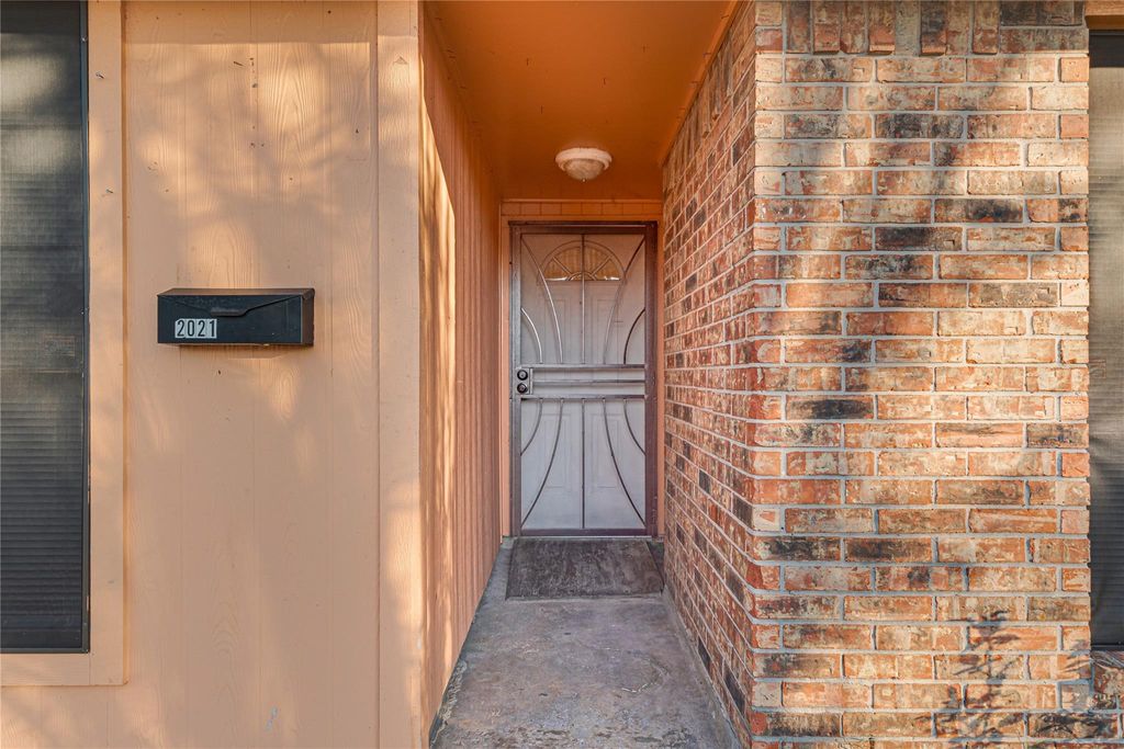 Photo of 2021 Kingsdale Drive, Deer Park, TX 77536 (MLS # 20544603)