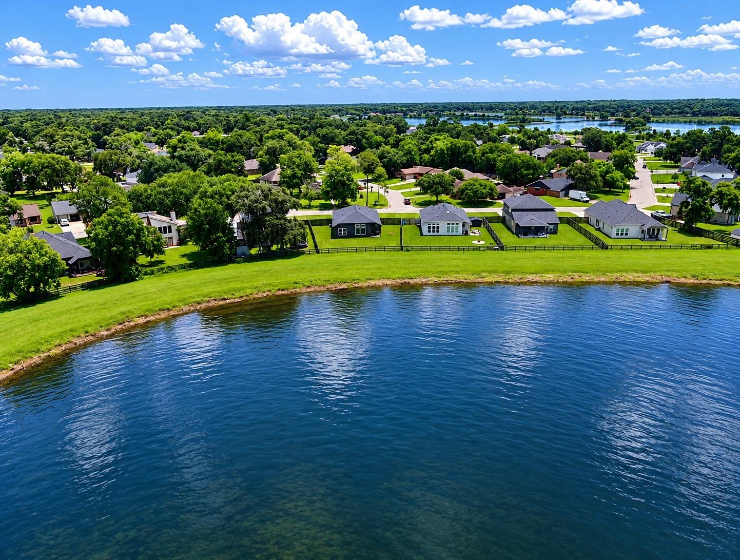 307 Twin Lakes Blvd West