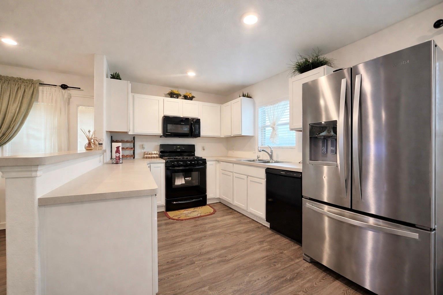 5423 Rosser Ruby Way