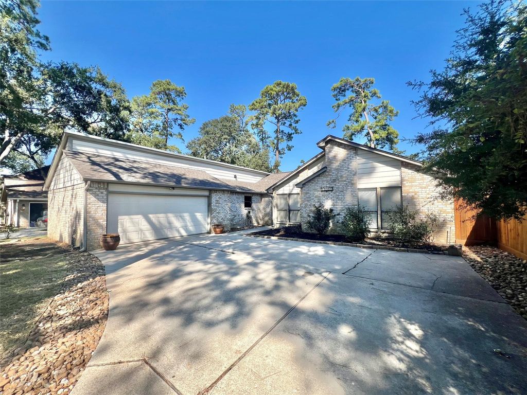 Photo of 19522 Dianeshire Drive, Spring, TX 77388 (MLS # 93089673)