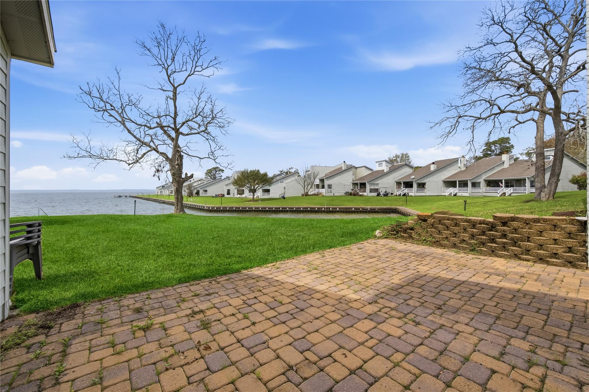 100 Edgewater Drive 32