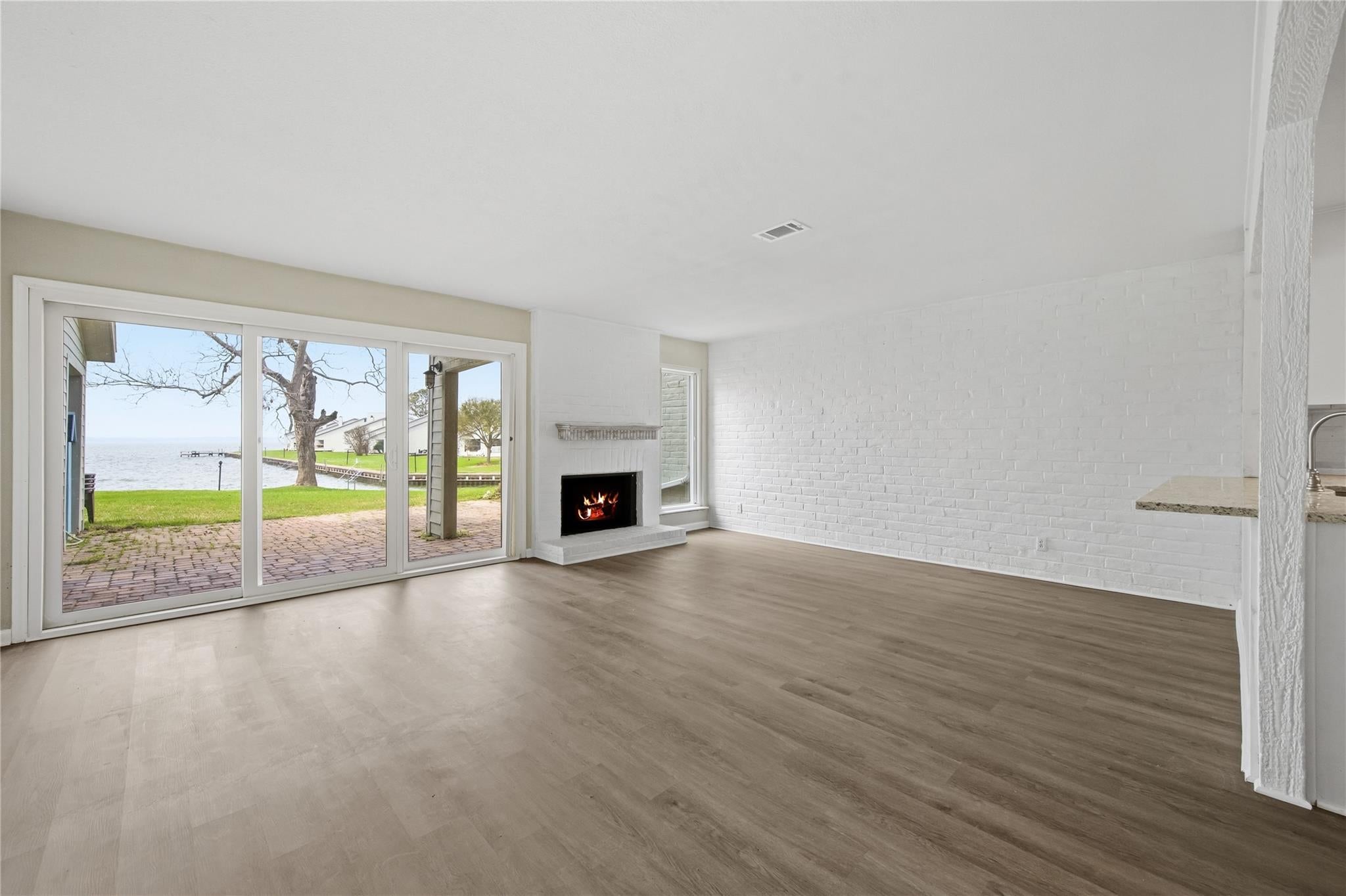 100 Edgewater Drive 32