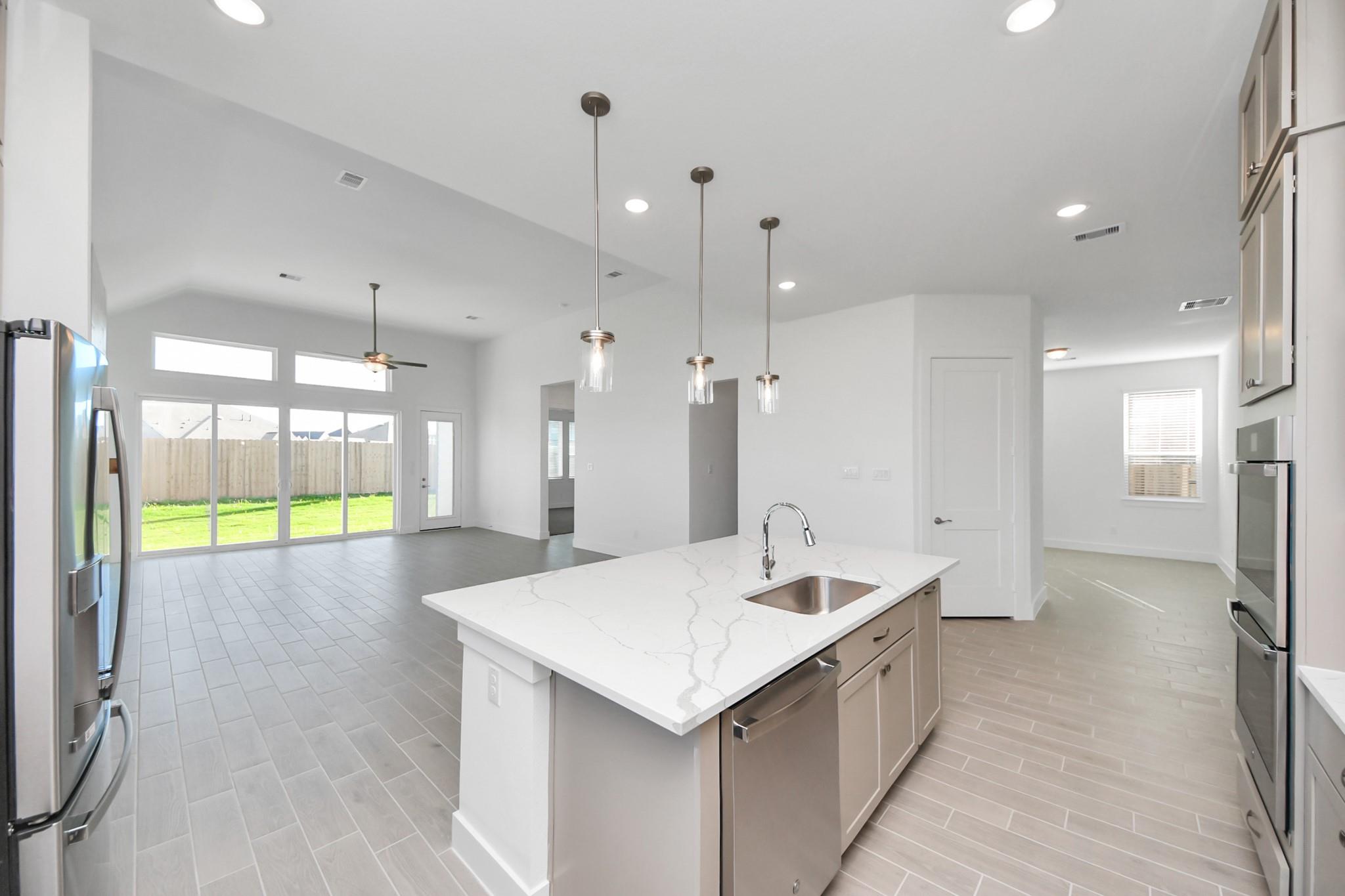 9606 Chateau Hill