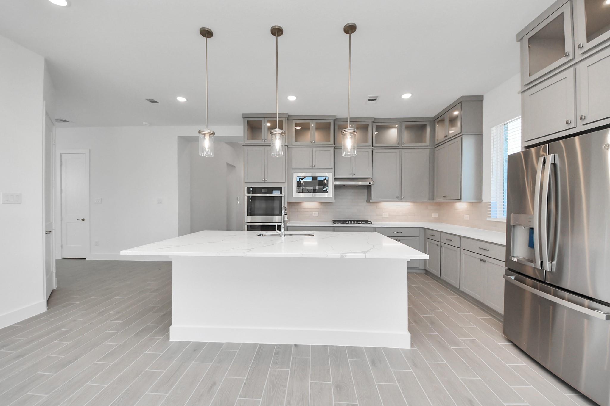 9606 Chateau Hill