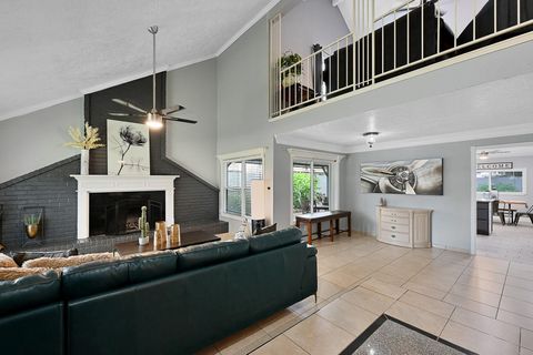 Photo of 12714 Huntington Field Drive, Houston, TX 77099 (MLS # 51038045)