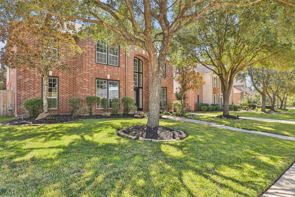 Photo of 15914 Maple Shores Drive, Houston, TX 77044 (MLS # 4488409)