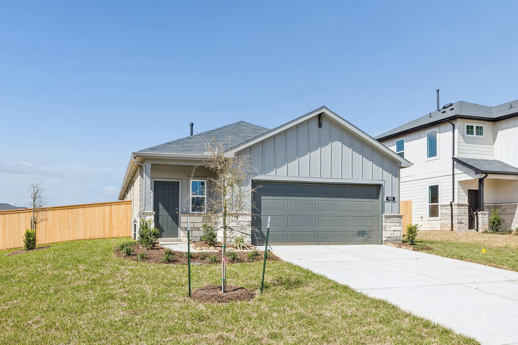 905 Silver Buckle Lane