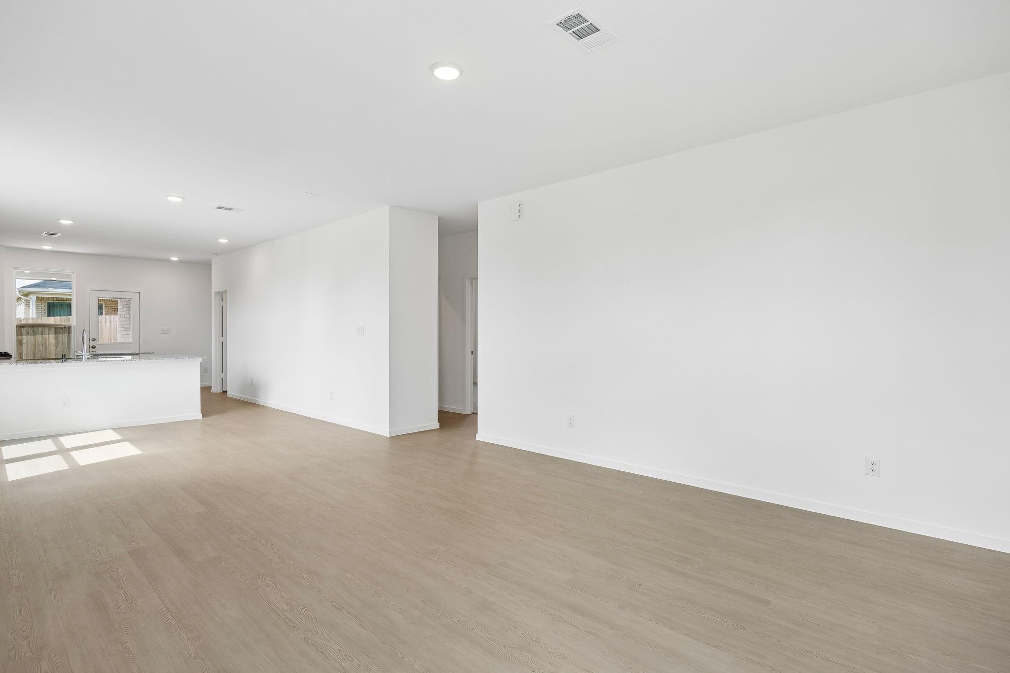905 Silver Buckle Lane
