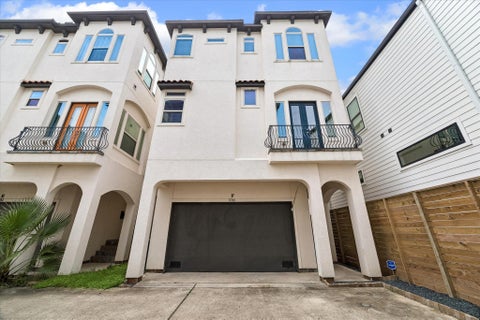 Photo of 5743 Kiam Street #F, Houston, TX 77007 (MLS # 34035944)