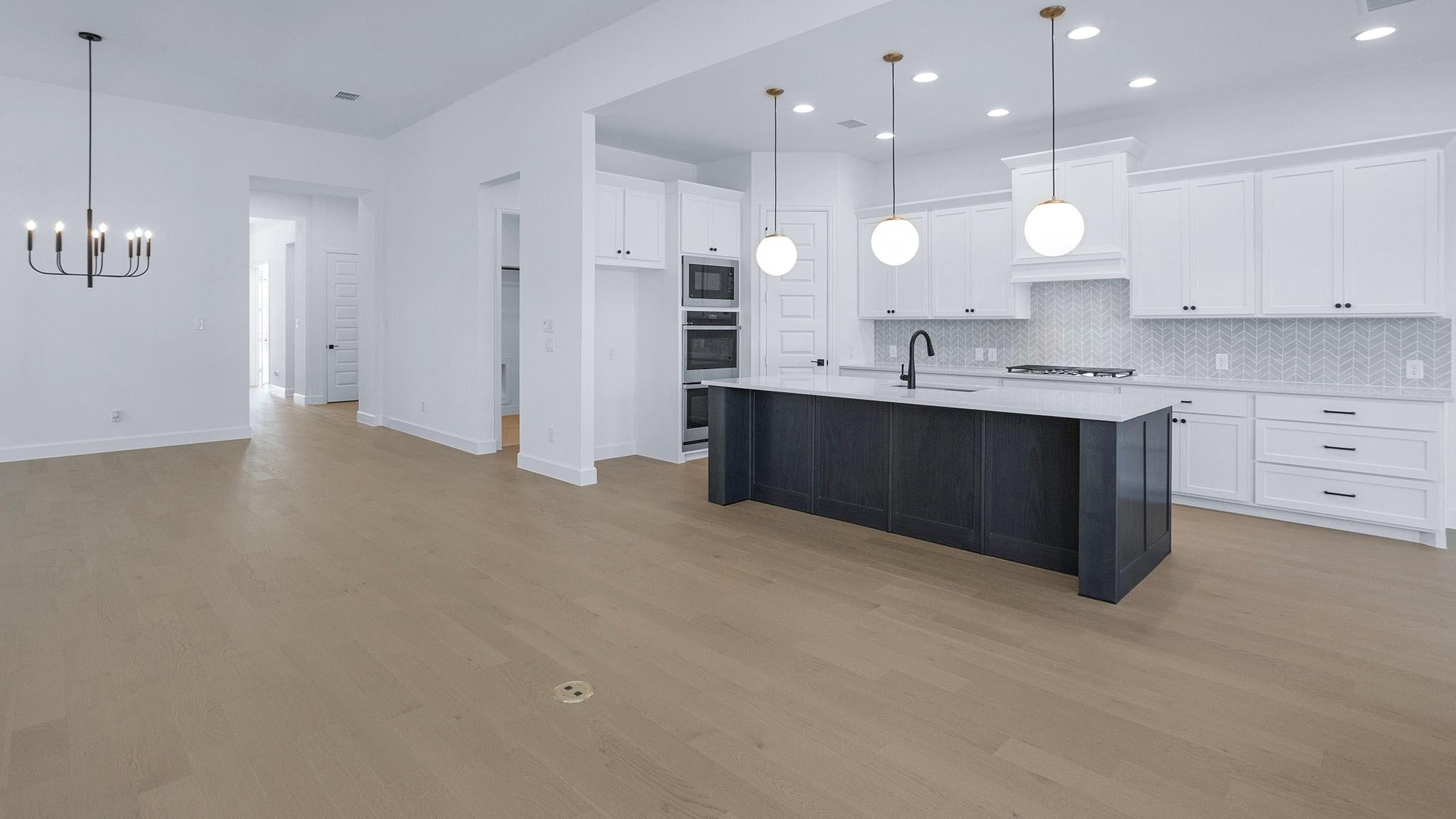 22041 Gateway Arch Drive