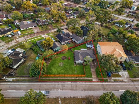 6103 W 43rd Street Houston TX 77092