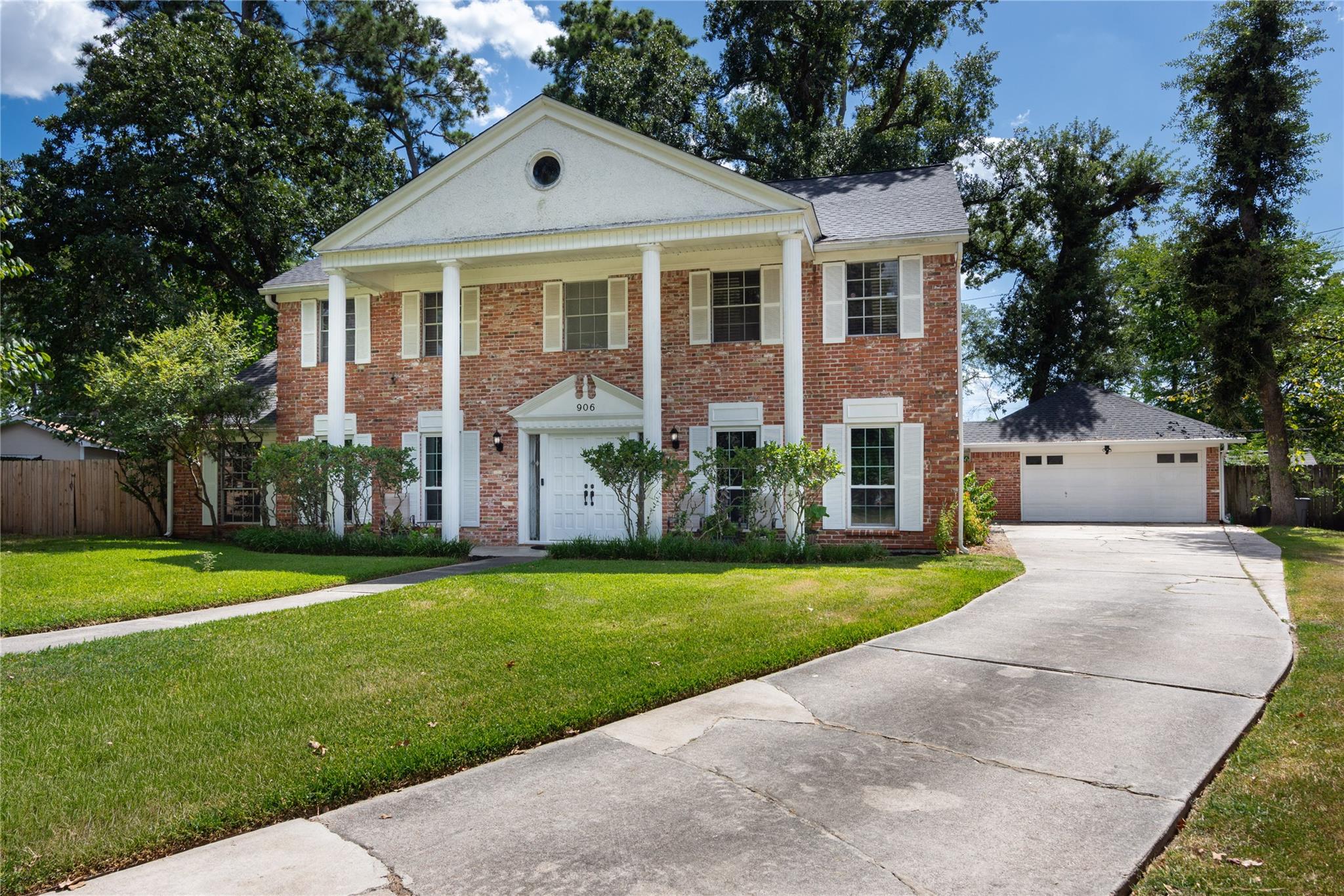 906 Glouchester Lane