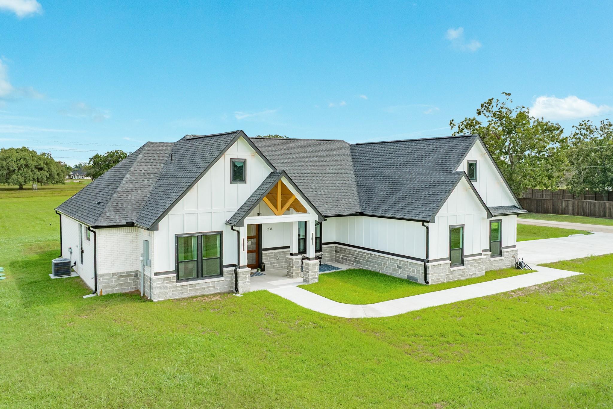 1208 Quarter Horse Trail