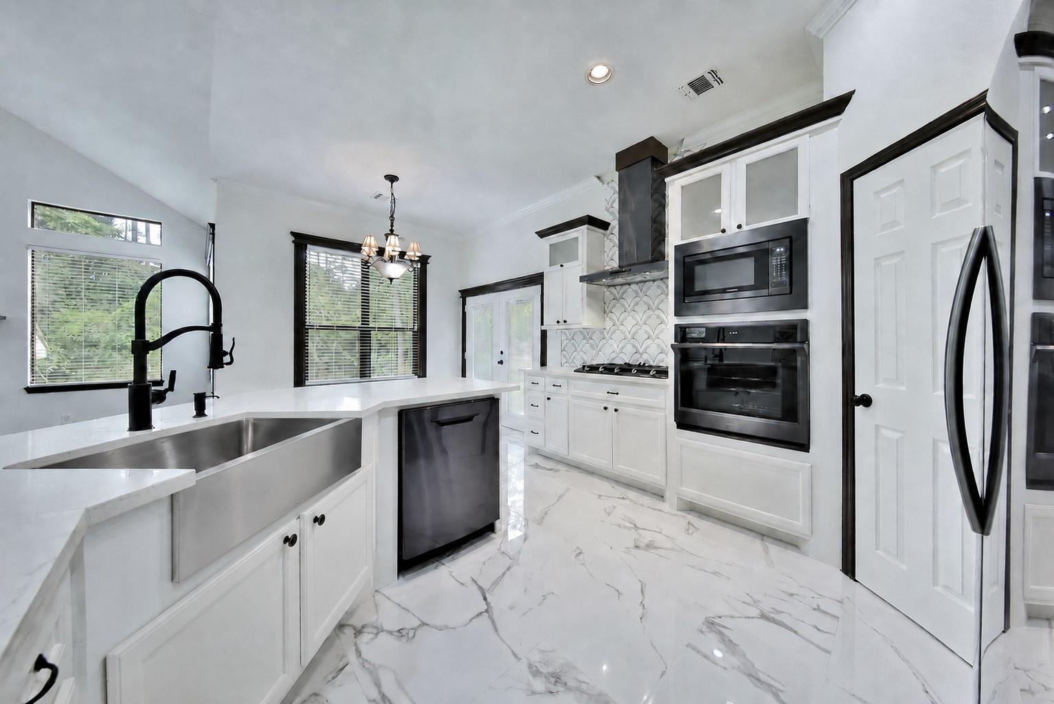 2283 Deer Cove Trail
